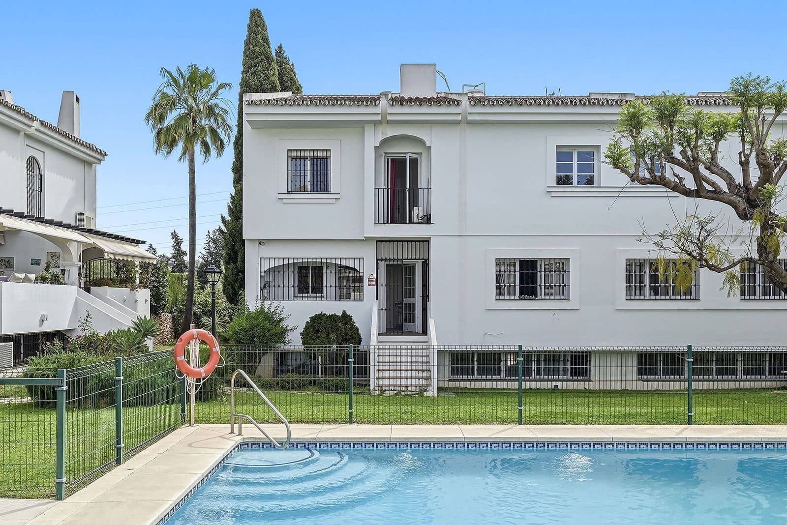 4 makuuhuone Omakotitalo myytävänä paikassa Nueva Andalucia - 625 000 € (Ref: 9864918)
