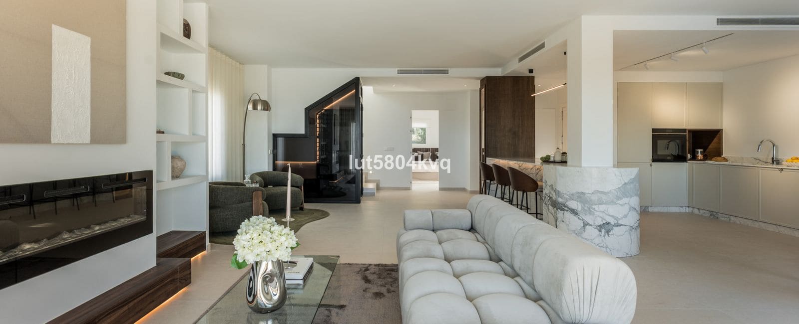 3 slaapkamer Penthouse te koop in Nueva Andalucia - € 1.695.000 (Ref: 9864921)