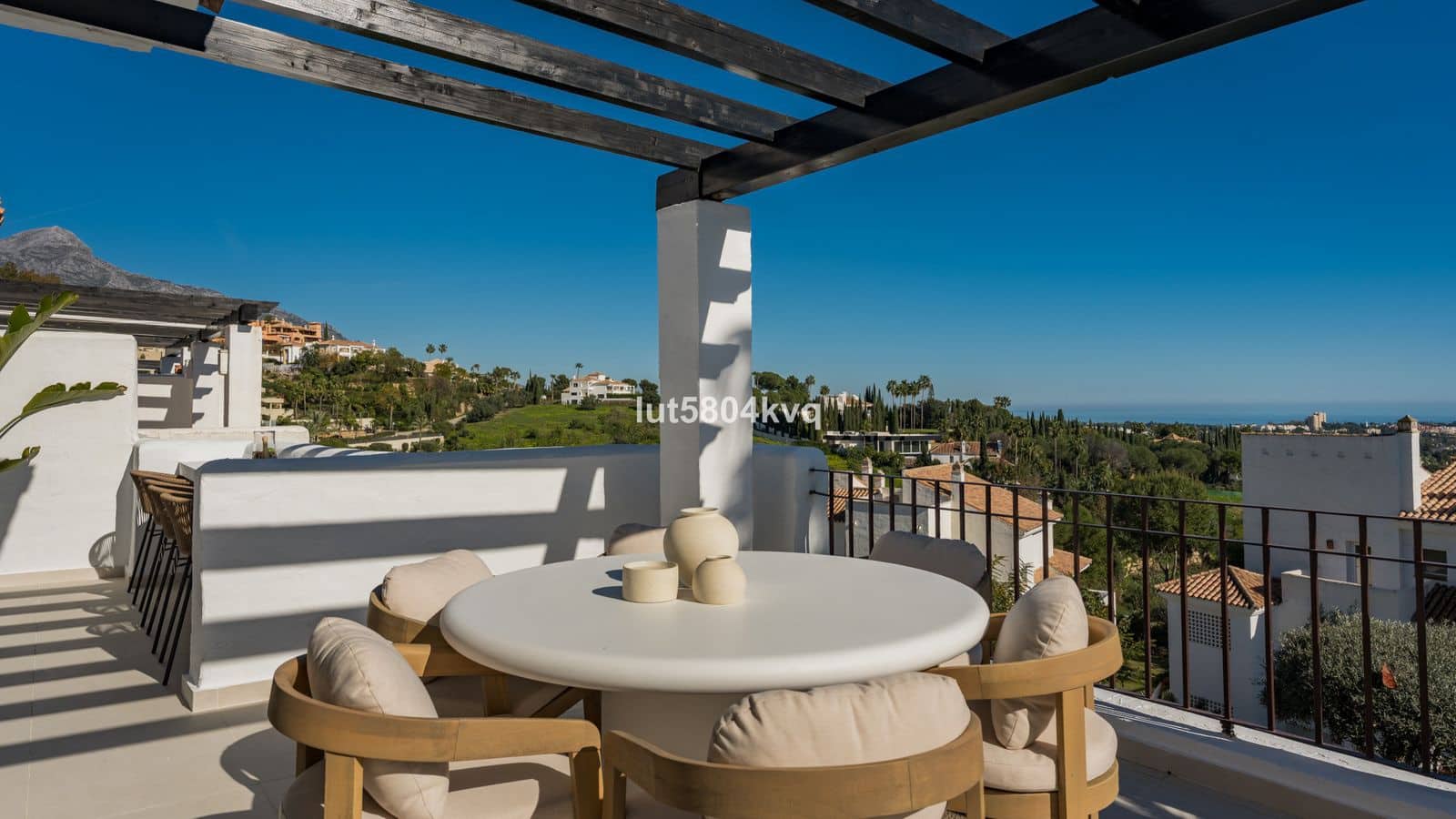 3 slaapkamer Penthouse te koop in Nueva Andalucia - € 1.695.000 (Ref: 9864921)