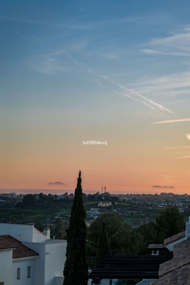 3 slaapkamer Penthouse te koop in Nueva Andalucia - € 1.695.000 (Ref: 9864921)