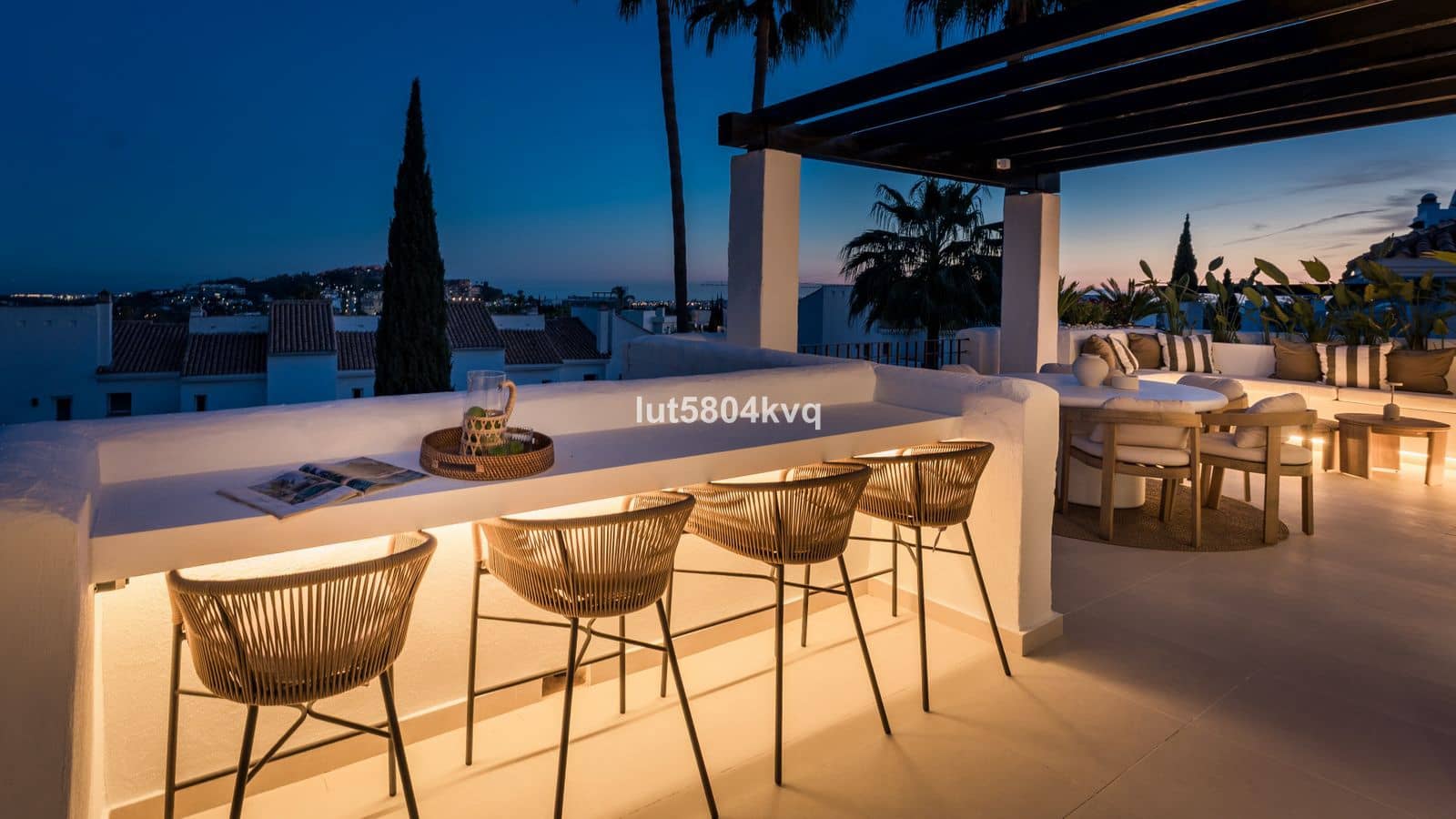 3 slaapkamer Penthouse te koop in Nueva Andalucia - € 1.695.000 (Ref: 9864921)