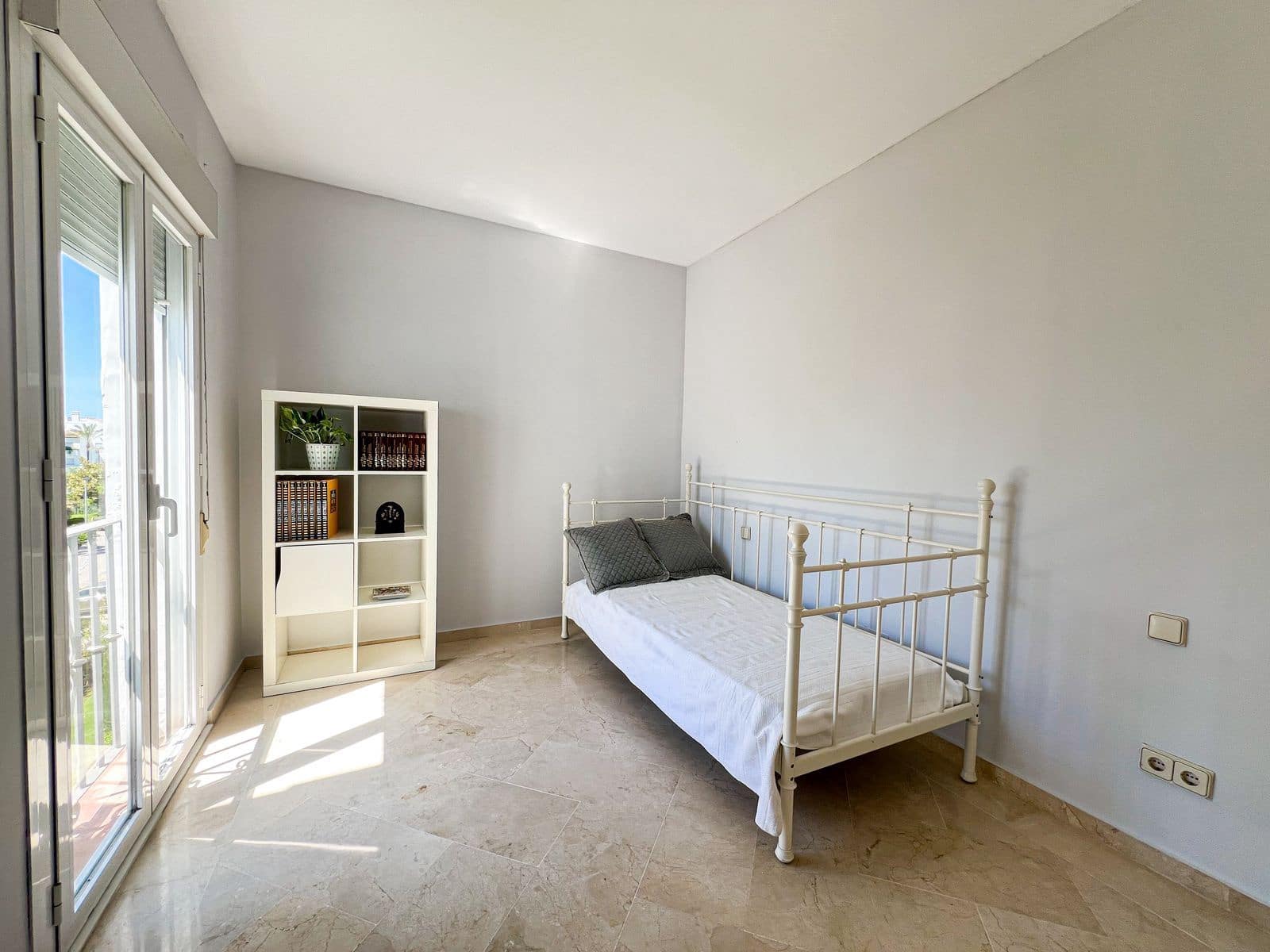 4 bedroom Beach Apartment for sale in Costalita - € 610,000 (Ref: 9864925)