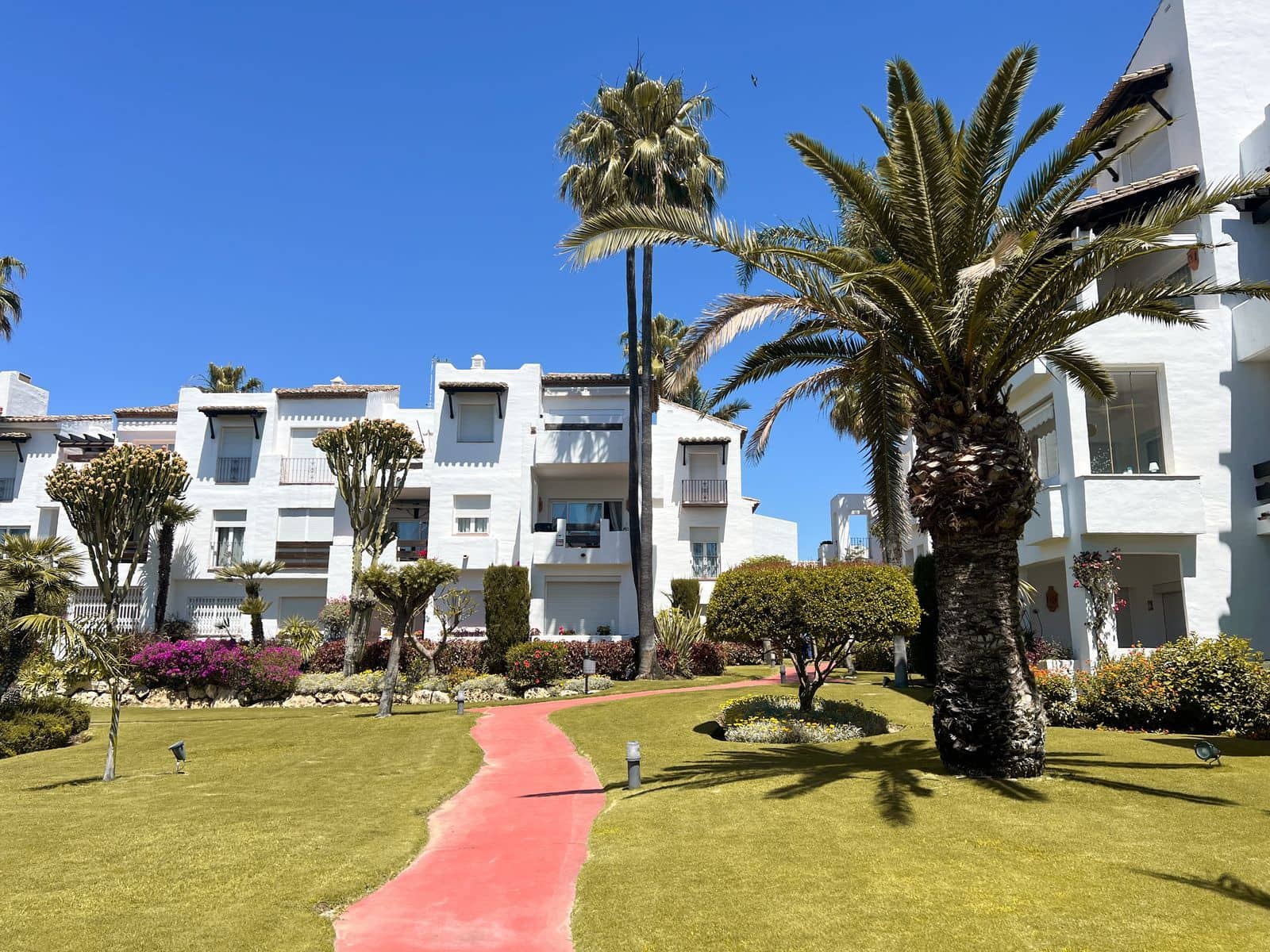 4 bedroom Beach Apartment for sale in Costalita - € 610,000 (Ref: 9864925)
