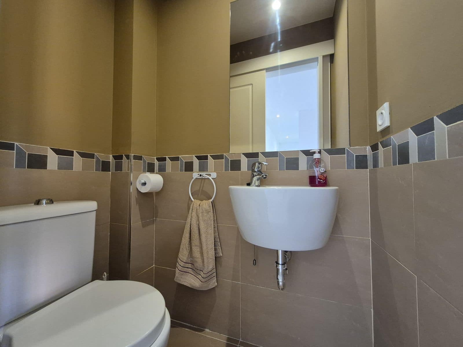 2 makuuhuone Kattohuoneisto myytävänä paikassa La Duquesa / Puerto de la Duquesa - 375 000 € (Ref: 9864934)