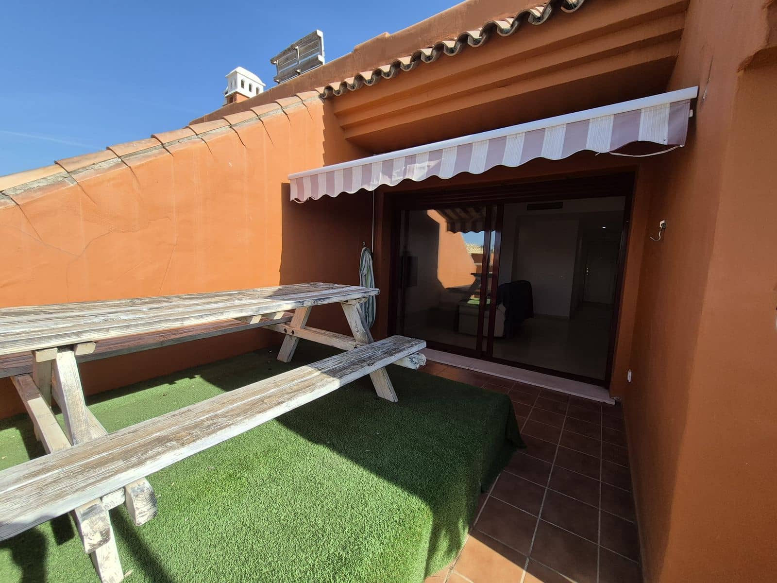 2 makuuhuone Kattohuoneisto myytävänä paikassa La Duquesa / Puerto de la Duquesa - 375 000 € (Ref: 9864934)