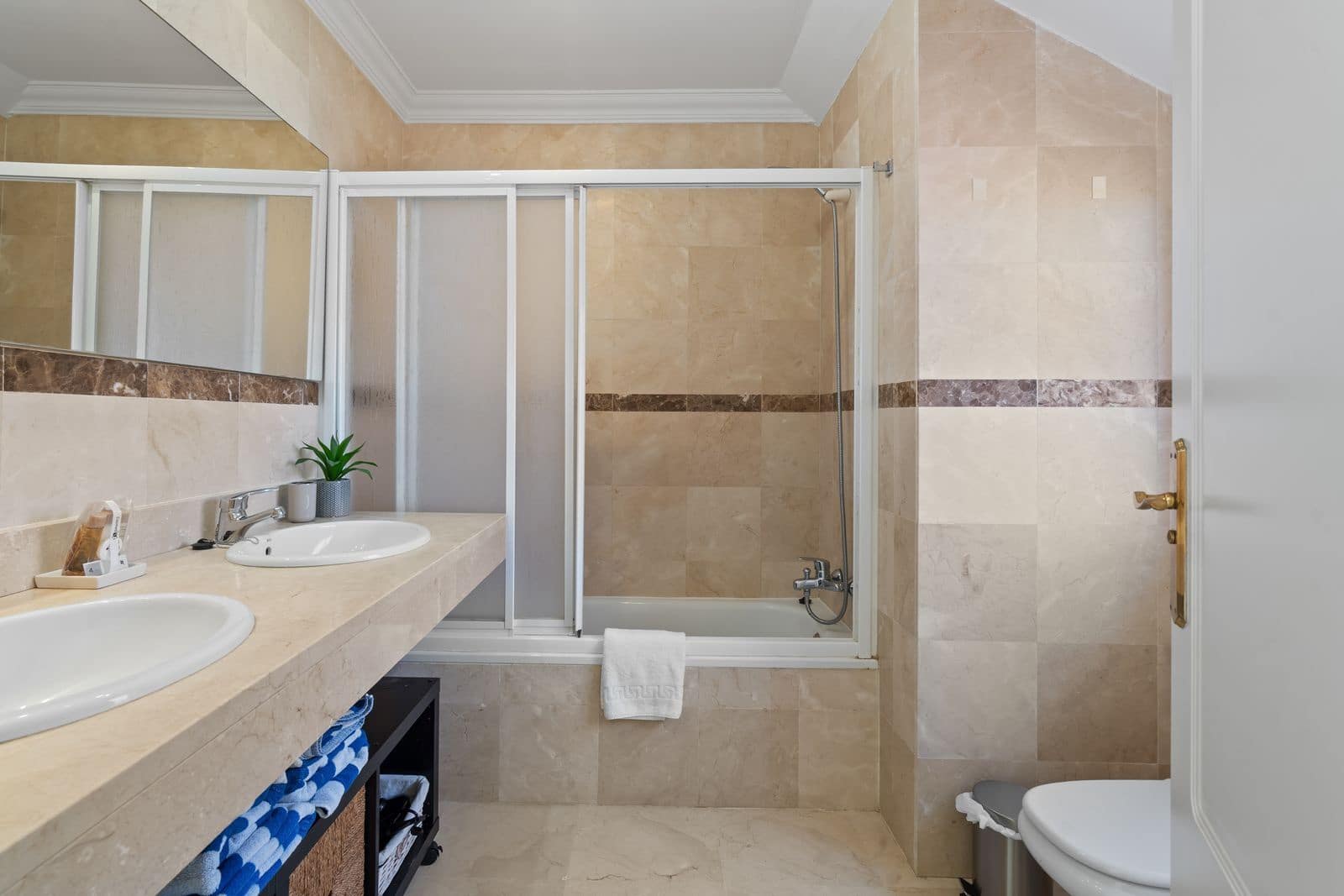 3 slaapkamer Penthouse te koop in Estepona - € 670.000 (Ref: 9864935)