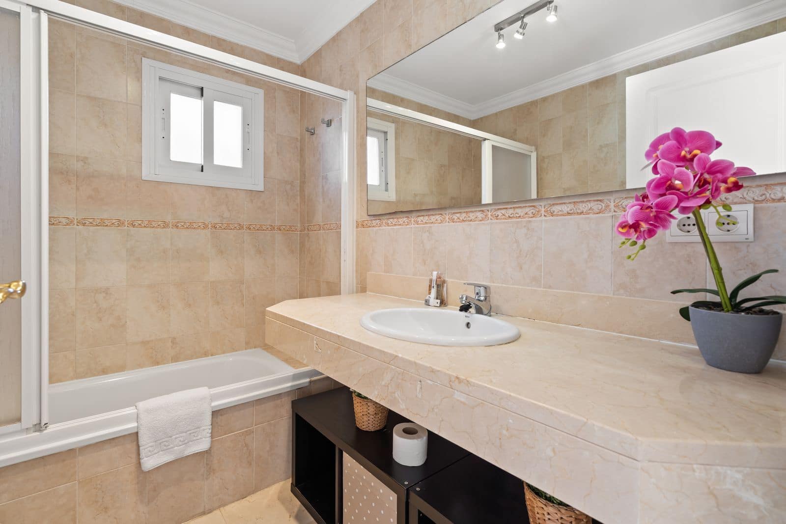 3 slaapkamer Penthouse te koop in Estepona - € 670.000 (Ref: 9864935)