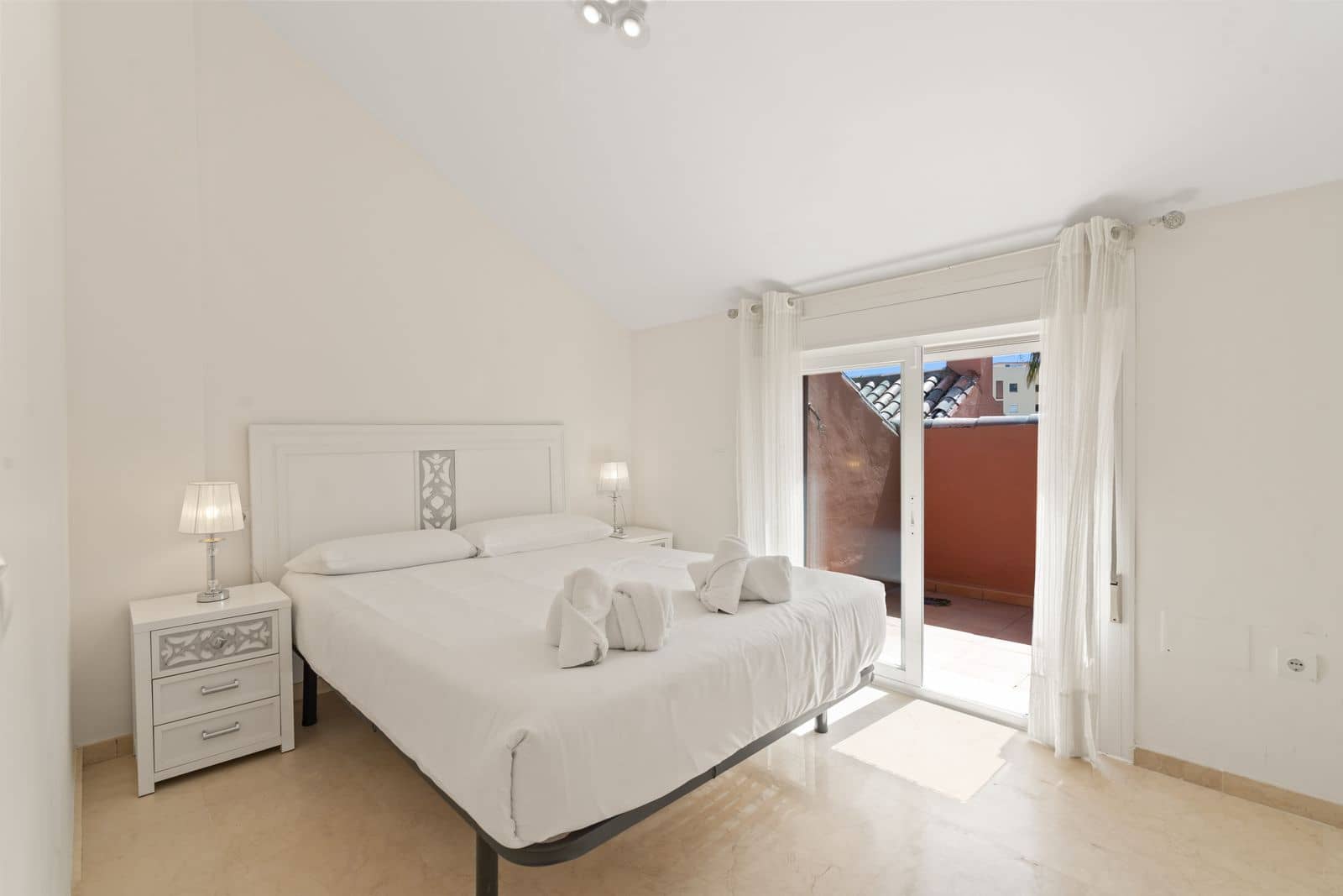 3 slaapkamer Penthouse te koop in Estepona - € 670.000 (Ref: 9864935)