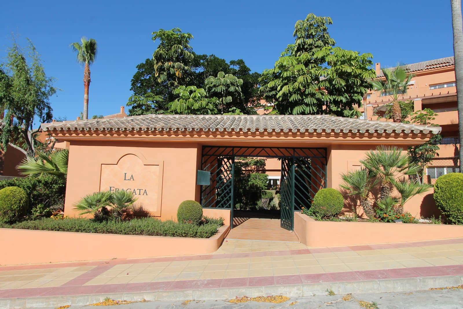 3 slaapkamer Penthouse te koop in Estepona - € 670.000 (Ref: 9864935)