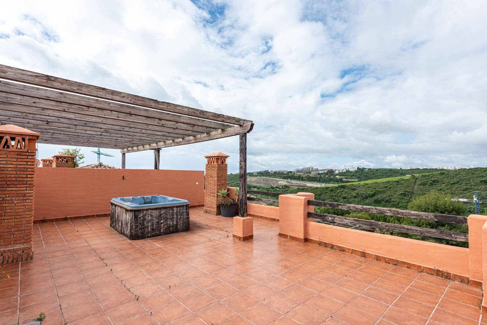 2 sovrum Takvåning till salu i Casares - 549 000 € (Ref: 9864939)