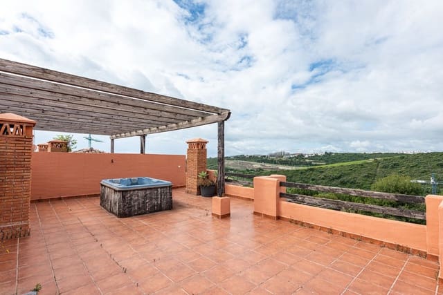 2 sovrum Takvåning till salu i Casares - 549 000 € (Ref: 9864939)