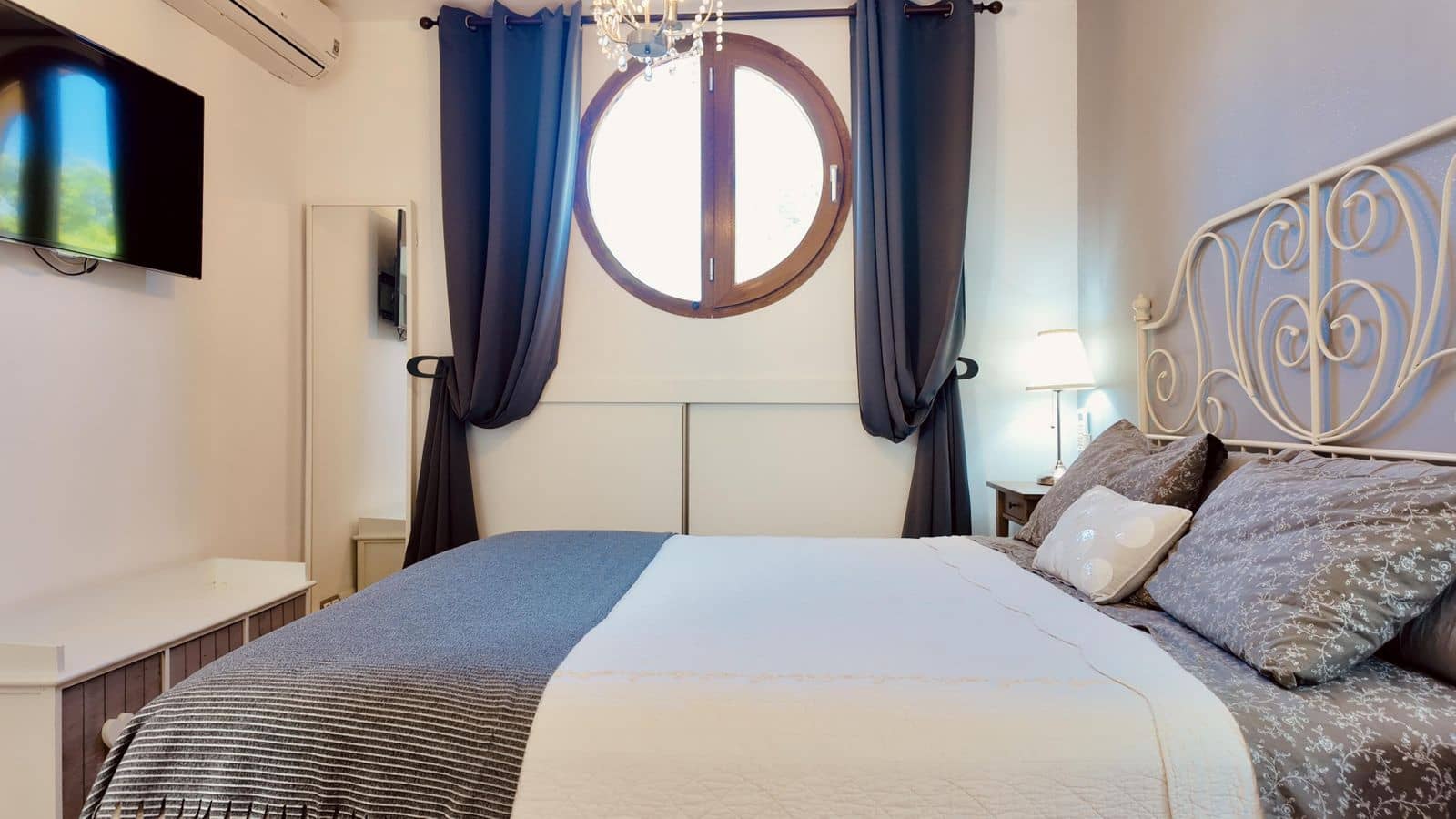 3 makuuhuone Omakotitalo myytävänä paikassa Elviria - 469 000 € (Ref: 9878271)