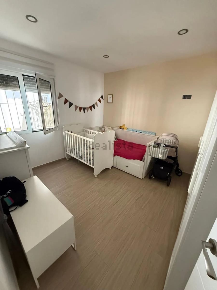 3 soverom Villa til salgs i Malaga by - € 585 000 (Ref: 9878275)