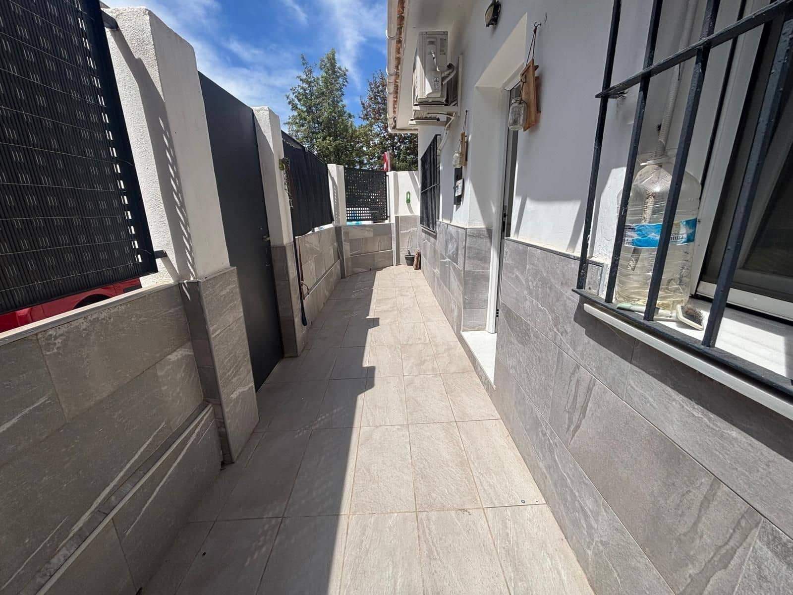 3 soverom Villa til salgs i Malaga by - € 585 000 (Ref: 9878275)