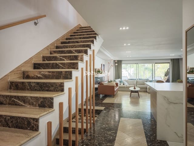 4 soveværelse Villa til salg i Selwo, Estepona - € 950.000 (Ref: 9878276)
