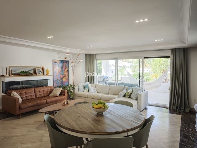 4 soveværelse Villa til salg i Selwo, Estepona - € 950.000 (Ref: 9878276)
