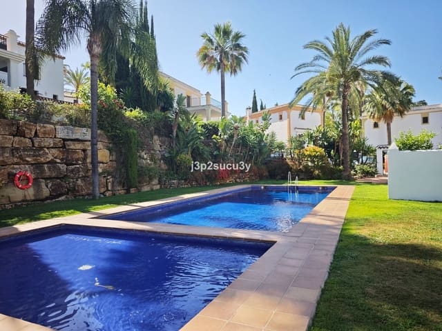 4 soveværelse Villa til salg i Selwo, Estepona - € 950.000 (Ref: 9878276)
