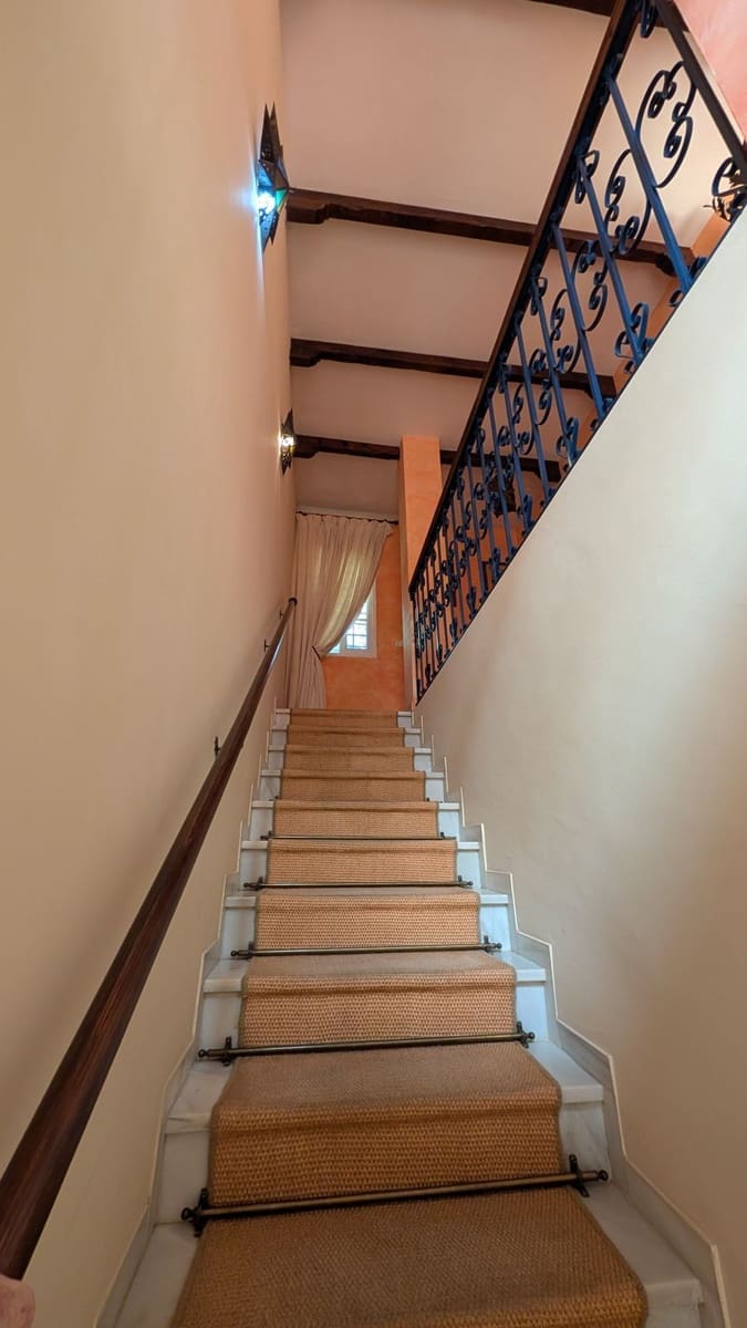 6 bedroom Villa for sale in Sotogrande - € 1,680,000 (Ref: 9878279)