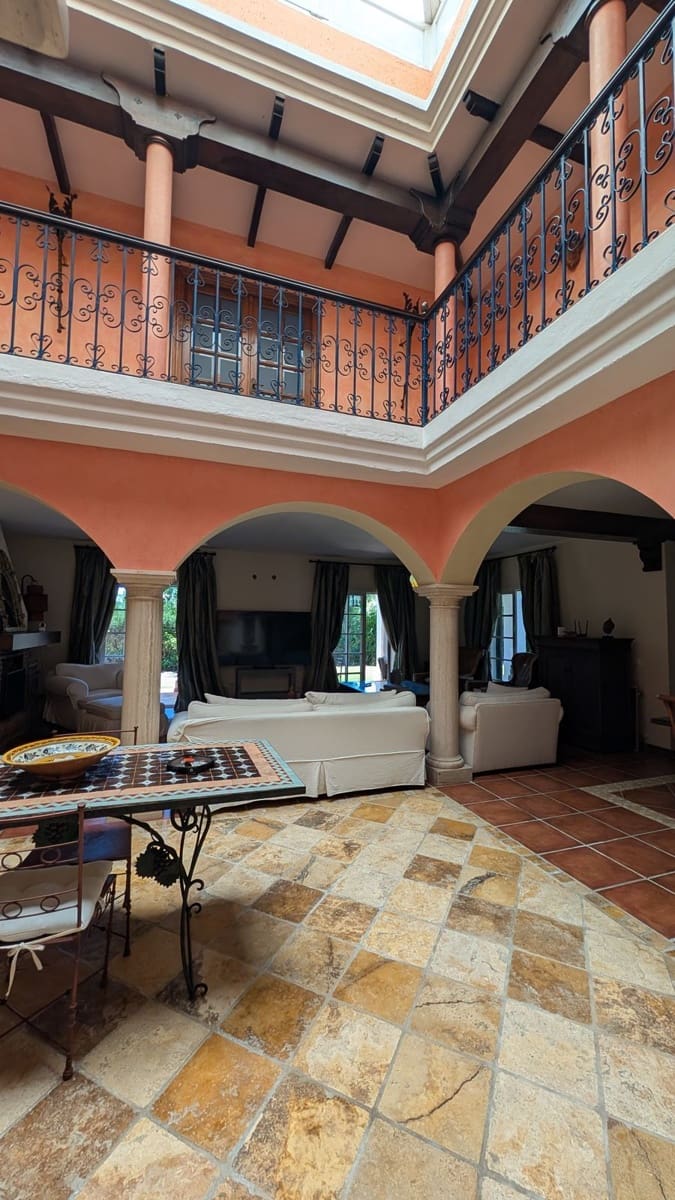 6 bedroom Villa for sale in Sotogrande - € 1,680,000 (Ref: 9878279)