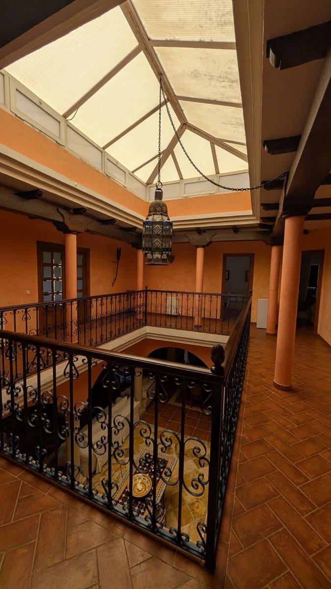 6 bedroom Villa for sale in Sotogrande - € 1,680,000 (Ref: 9878279)