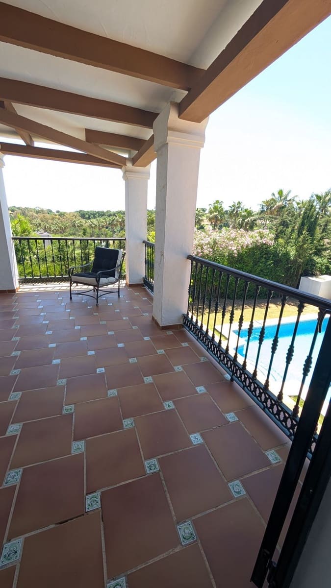 6 bedroom Villa for sale in Sotogrande - € 1,680,000 (Ref: 9878279)