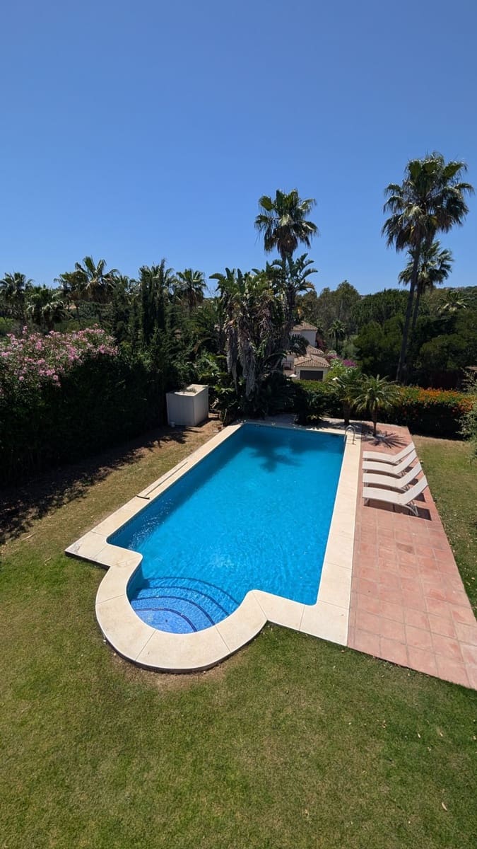 6 bedroom Villa for sale in Sotogrande - € 1,680,000 (Ref: 9878279)