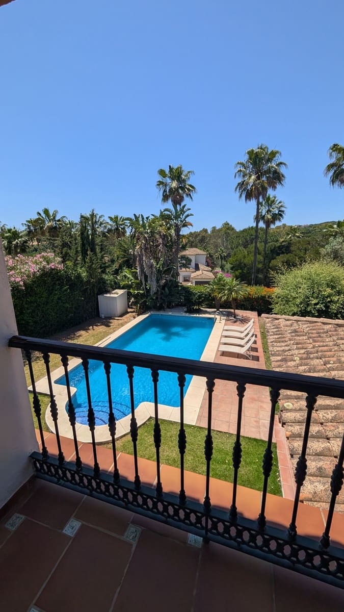 6 bedroom Villa for sale in Sotogrande - € 1,680,000 (Ref: 9878279)