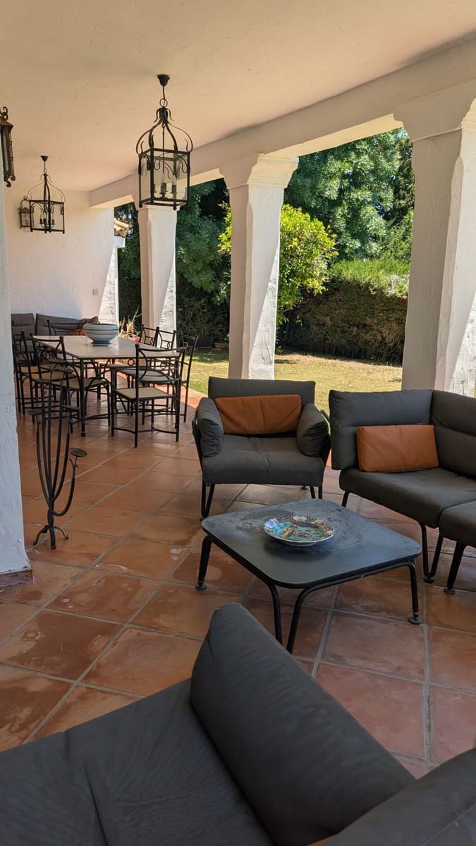 6 bedroom Villa for sale in Sotogrande - € 1,680,000 (Ref: 9878279)