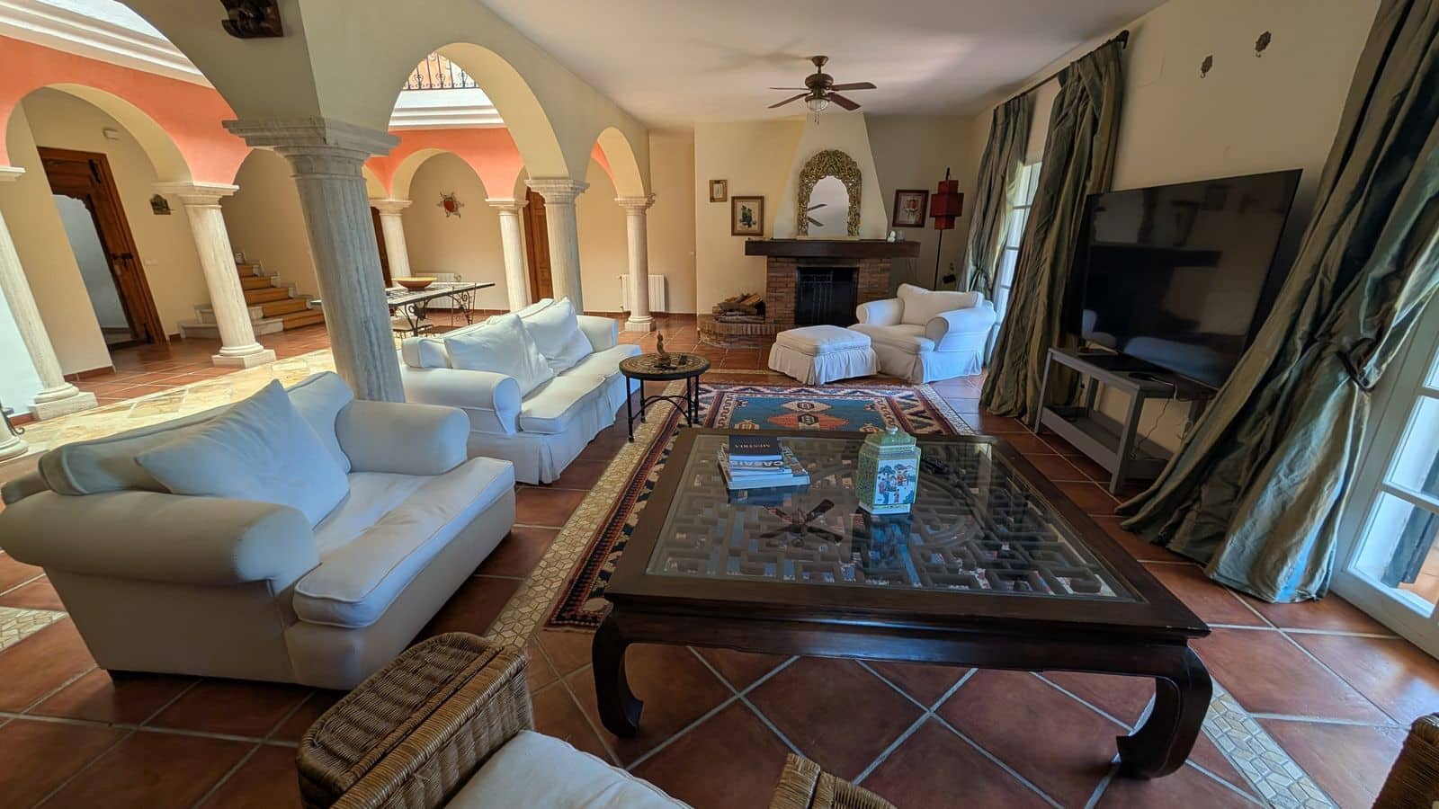 6 bedroom Villa for sale in Sotogrande - € 1,680,000 (Ref: 9878279)