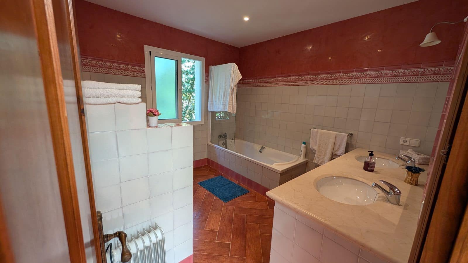 6 bedroom Villa for sale in Sotogrande - € 1,680,000 (Ref: 9878279)