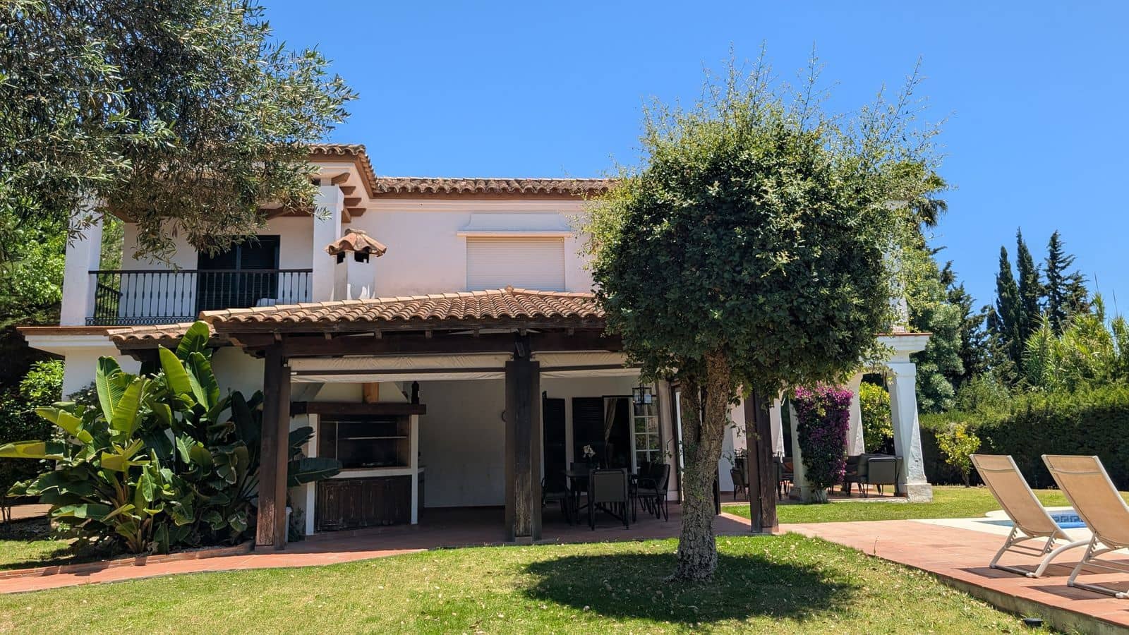6 bedroom Villa for sale in Sotogrande - € 1,680,000 (Ref: 9878279)