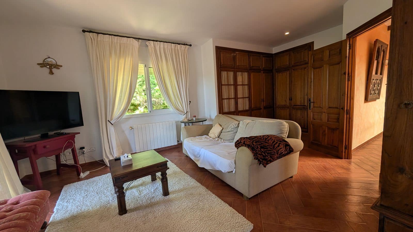 6 bedroom Villa for sale in Sotogrande - € 1,680,000 (Ref: 9878279)