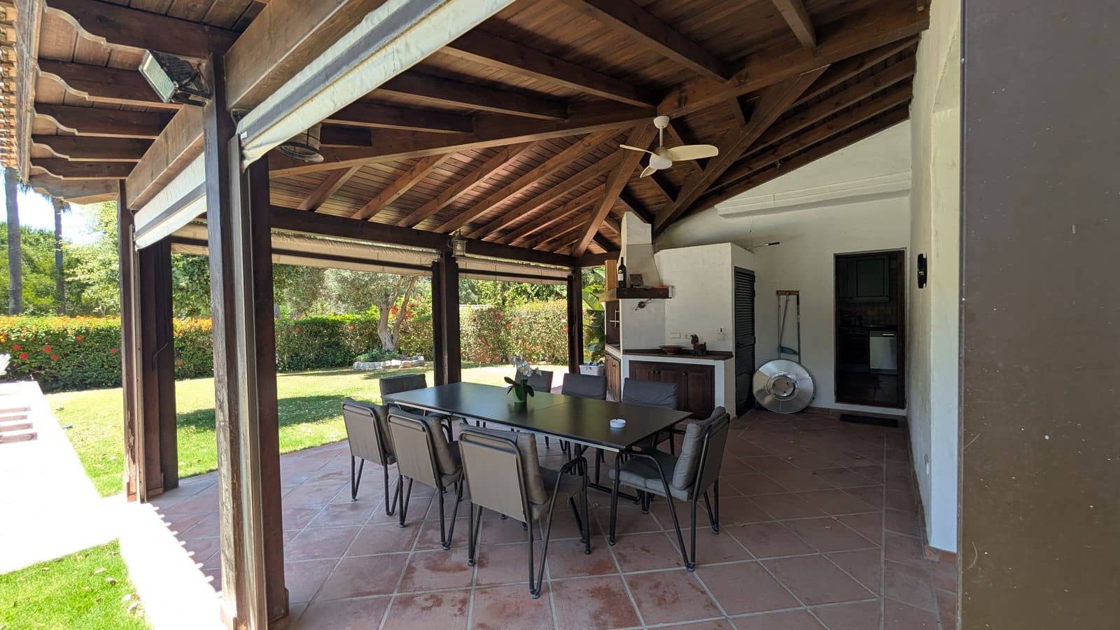 6 bedroom Villa for sale in Sotogrande - € 1,680,000 (Ref: 9878279)