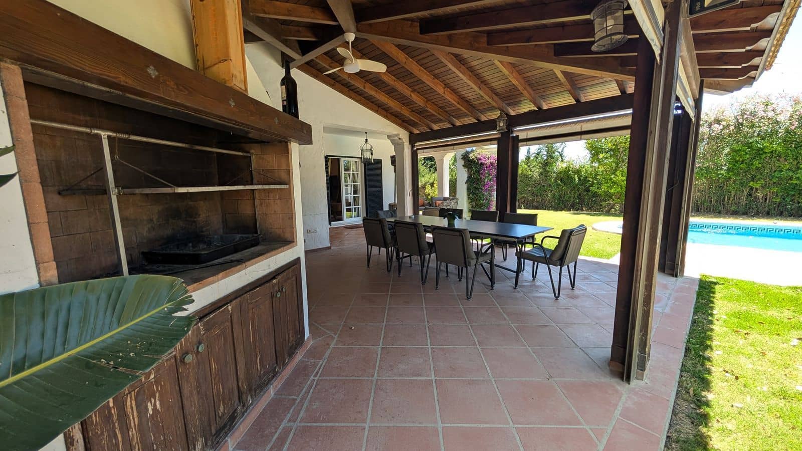 6 bedroom Villa for sale in Sotogrande - € 1,680,000 (Ref: 9878279)