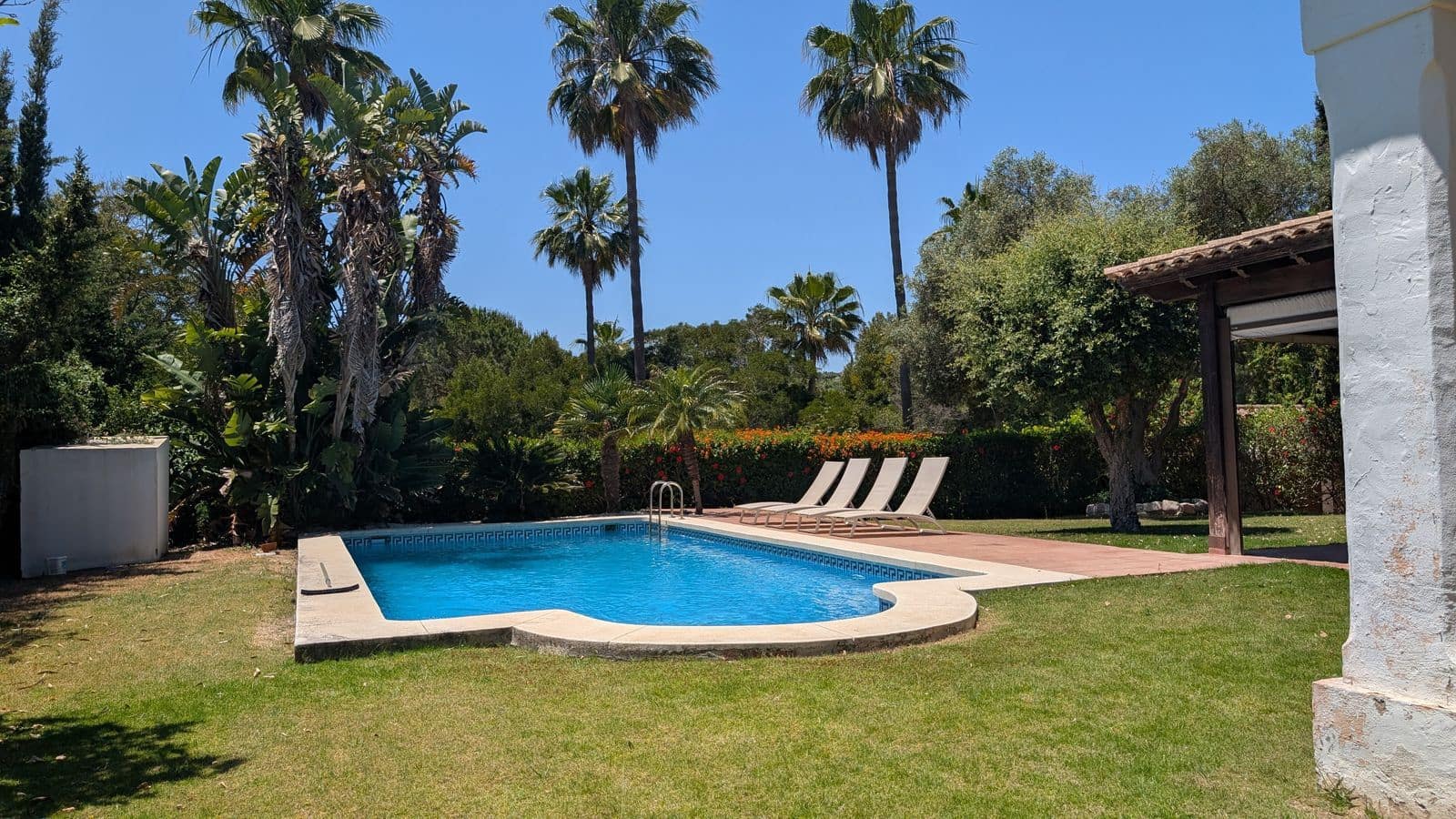 6 bedroom Villa for sale in Sotogrande - € 1,680,000 (Ref: 9878279)