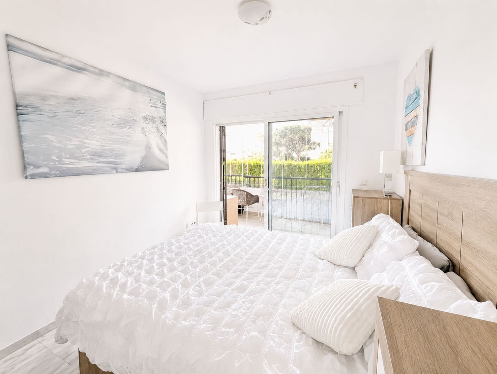 2 bedroom Apartment for sale in Calahonda - € 375,000 (Ref: 9878280)