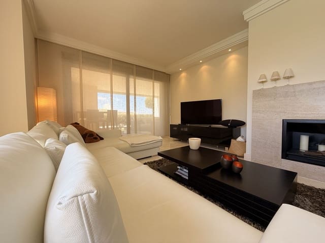 Apartamento de 2 habitaciones en Los Monteros, Marbella en venta - 649.000 € (Ref: 9878282)