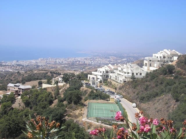 Apartamento de 2 habitaciones en Los Monteros, Marbella en venta - 649.000 € (Ref: 9878282)