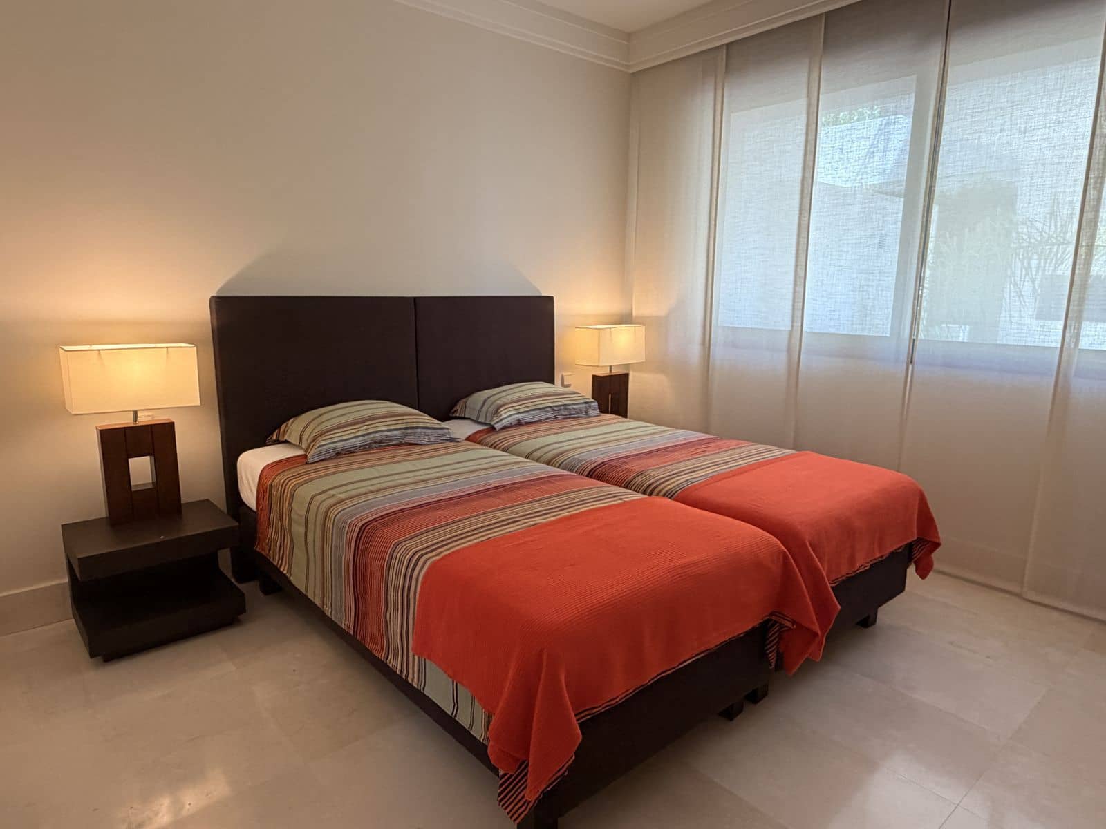 Apartamento de 2 habitaciones en Los Monteros en venta - 649.000 € (Ref: 9878282)