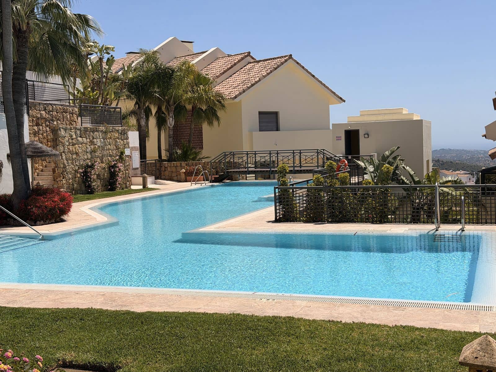Apartamento de 2 habitaciones en Los Monteros en venta - 649.000 € (Ref: 9878282)