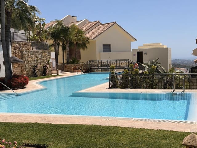 Apartamento de 2 habitaciones en Los Monteros, Marbella en venta - 649.000 € (Ref: 9878282)