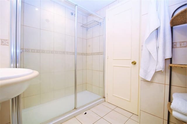 2 sypialnia Penthouse na sprzedaż w Estepona - 695 000 € (Ref: 9878283)