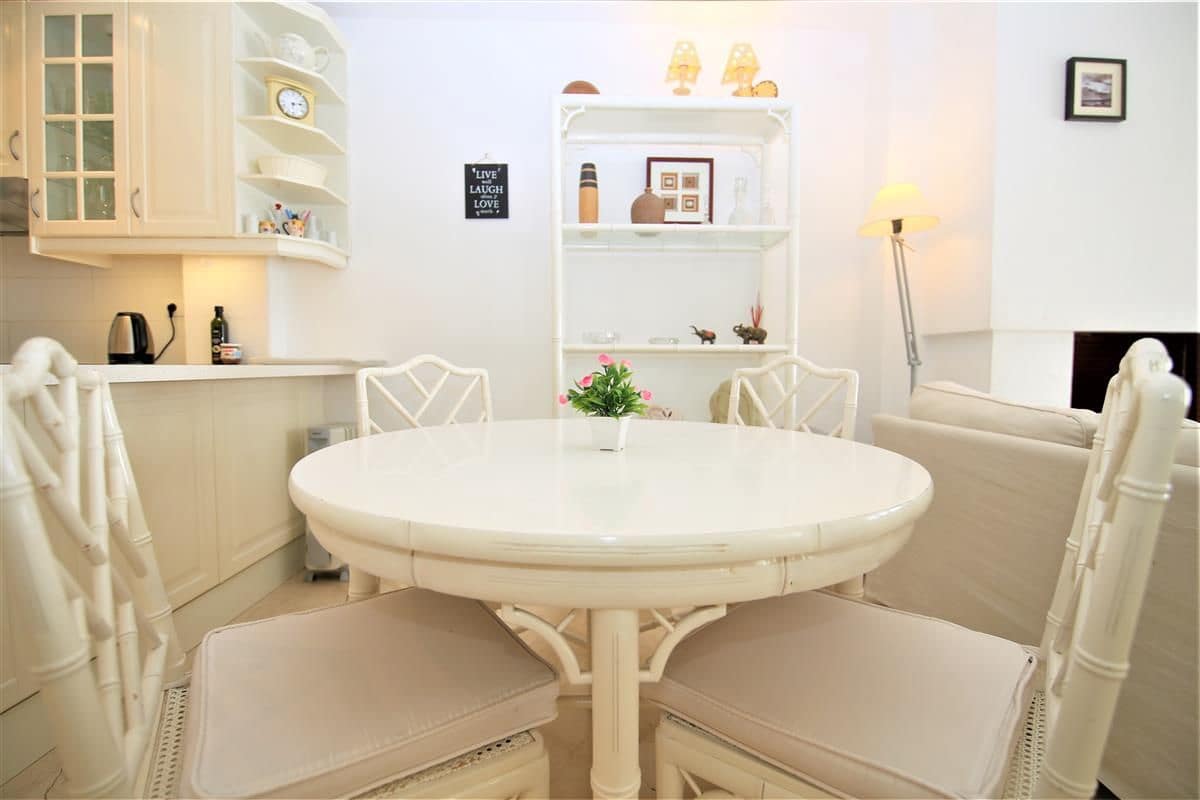 2 sypialnia Penthouse na sprzedaż w Estepona - 695 000 € (Ref: 9878283)