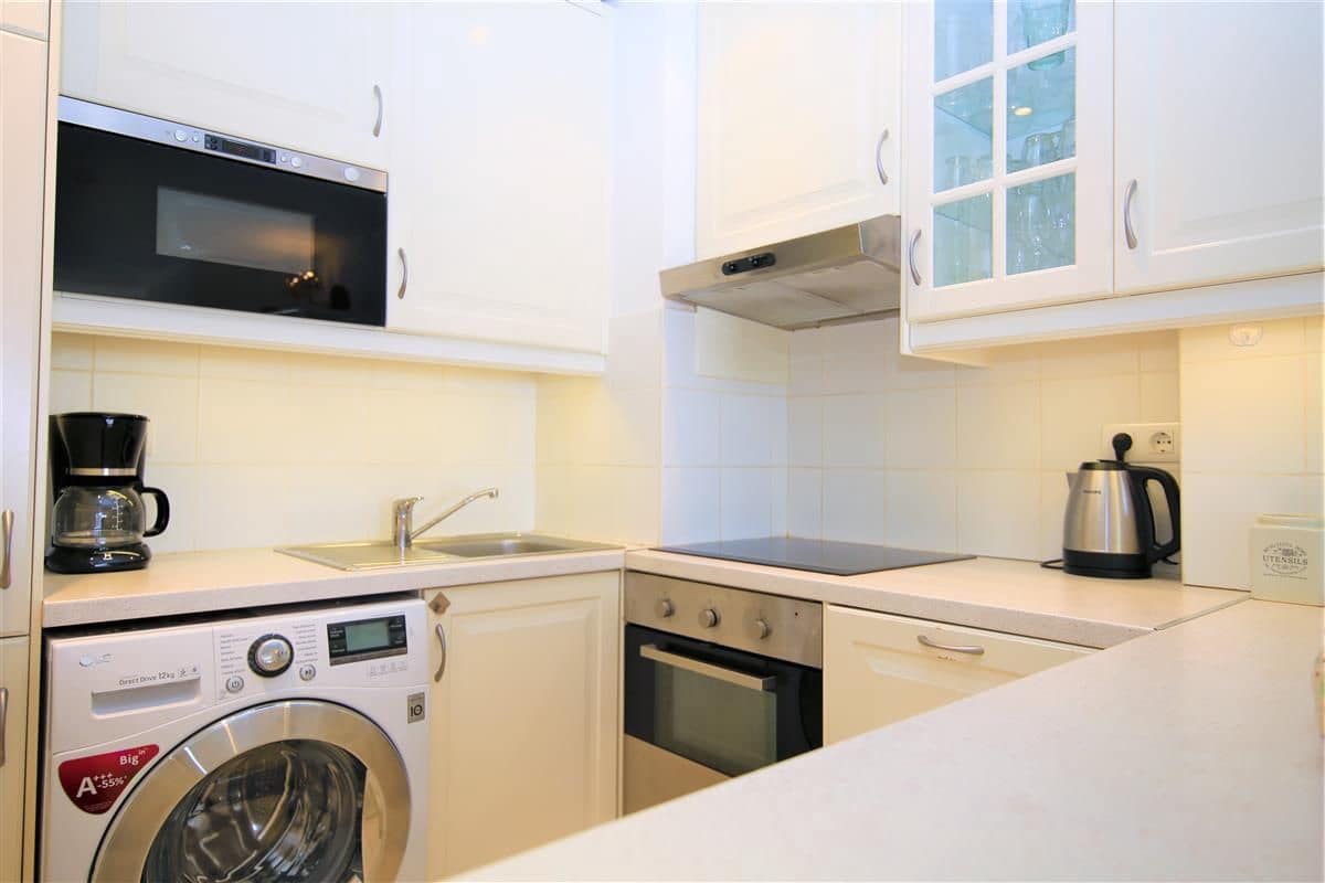2 sypialnia Penthouse na sprzedaż w Estepona - 695 000 € (Ref: 9878283)