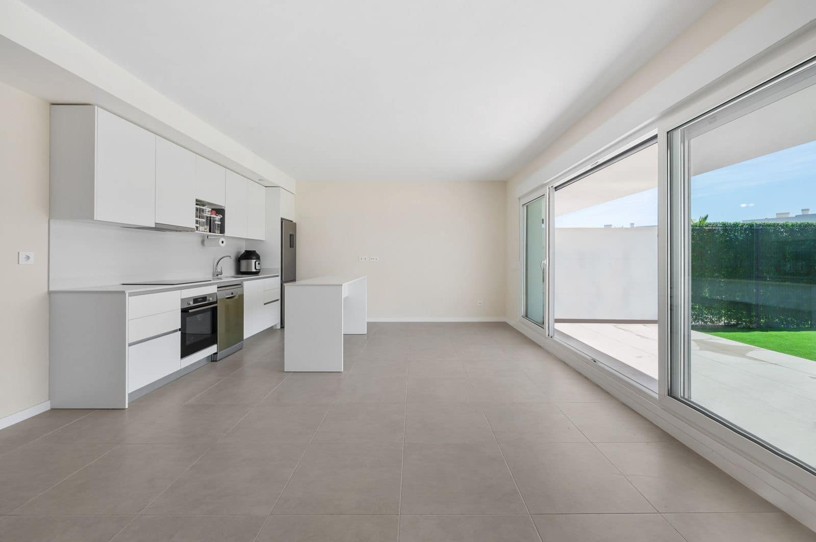 2 Zimmer Apartment zu verkaufen in Estepona - 470.000 € (Ref: 9878284)