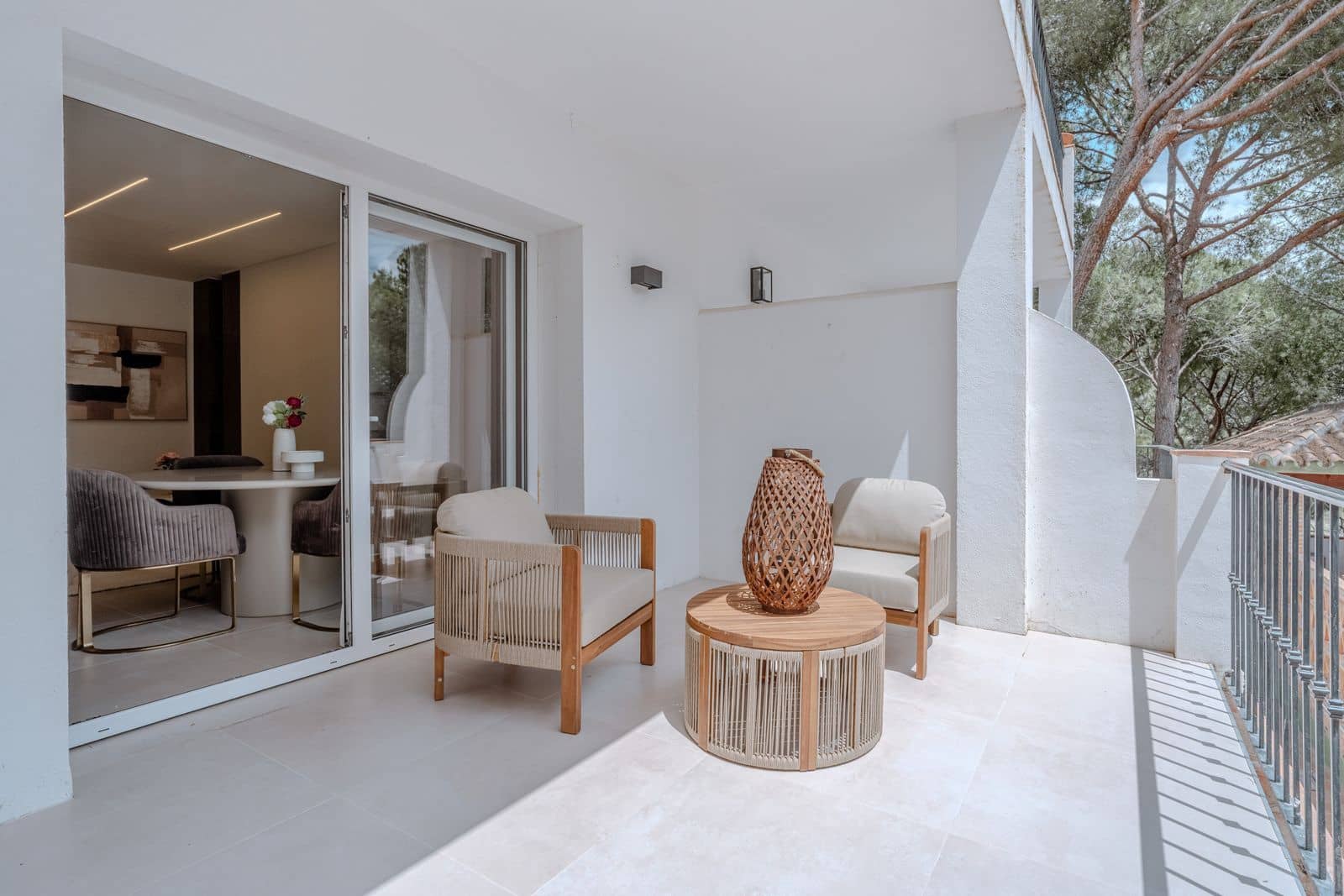2 slaapkamer Appartement te koop in Nueva Andalucia - € 599.000 (Ref: 9878285)