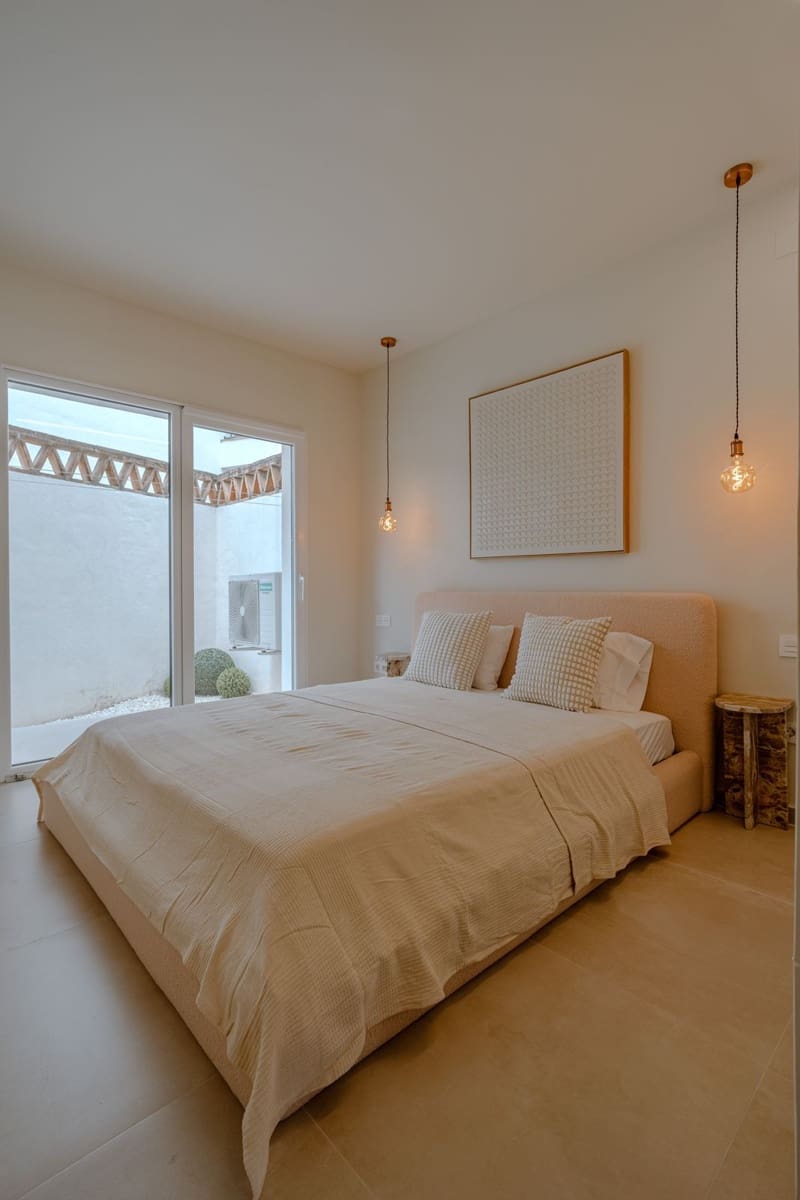 2 slaapkamer Appartement te koop in Nueva Andalucia - € 599.000 (Ref: 9878285)