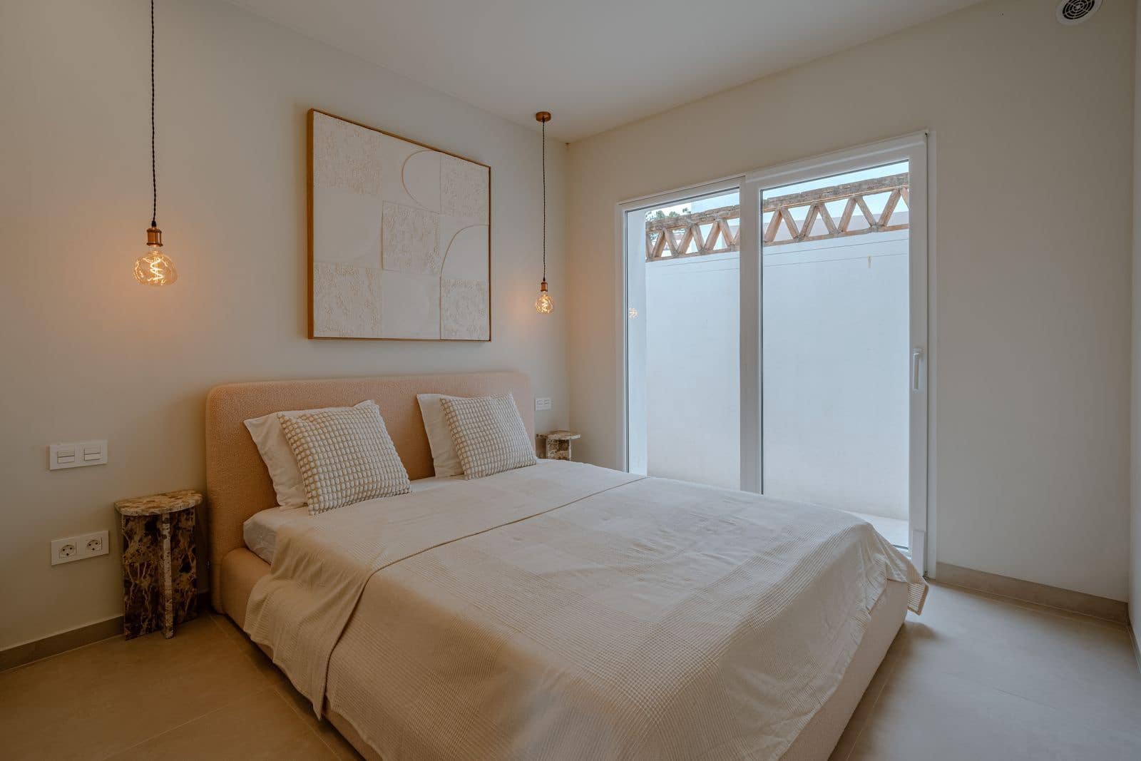 2 slaapkamer Appartement te koop in Nueva Andalucia - € 599.000 (Ref: 9878285)