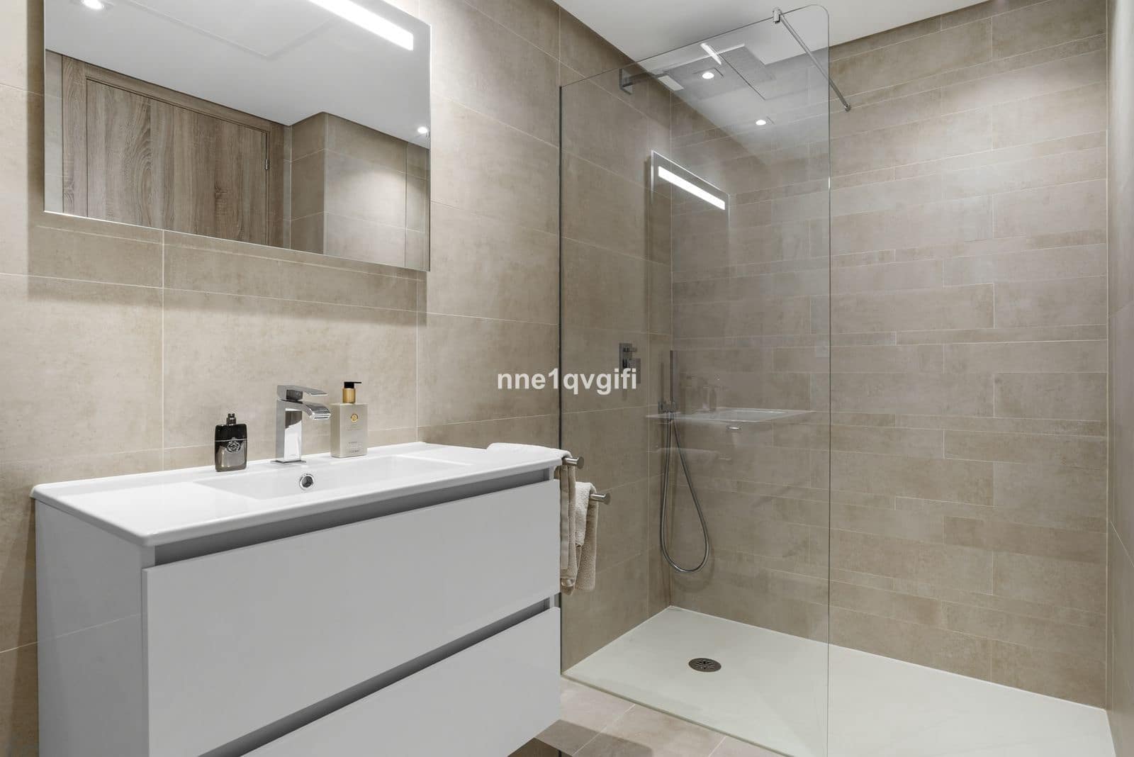 3 soveværelse Lejlighed til salg i Benahavis - € 695.000 (Ref: 9878290)