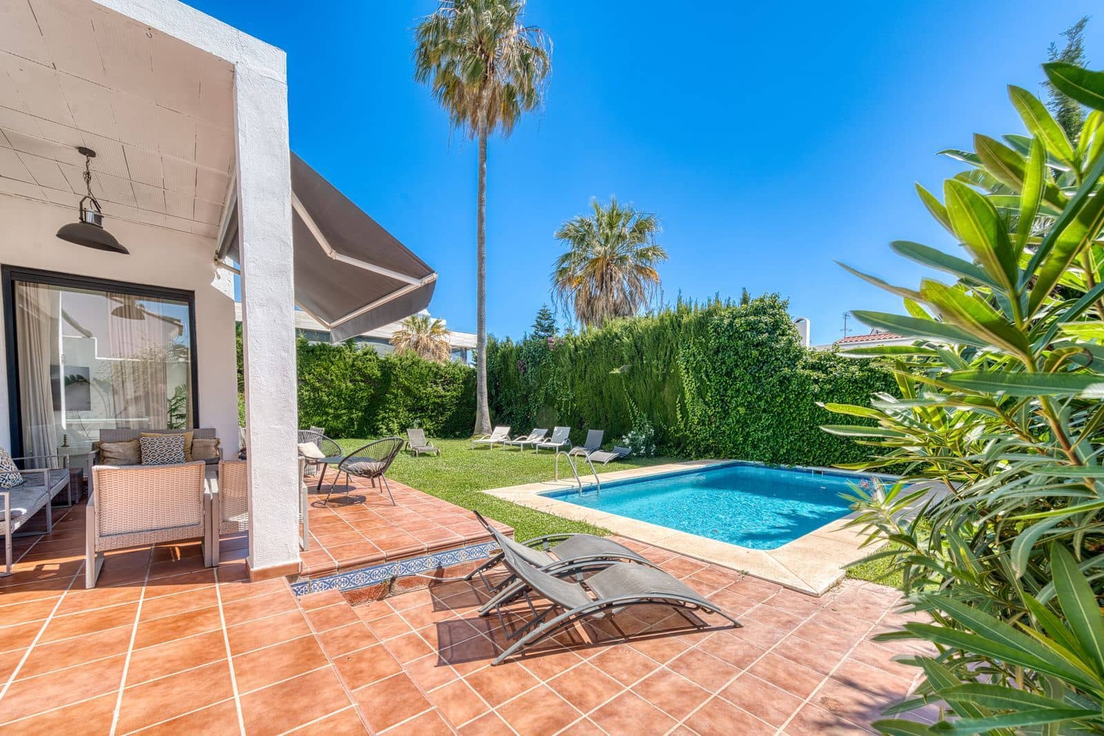 6 bedroom Villa for sale in Nueva Andalucia - € 1,399,000 (Ref: 9878294)